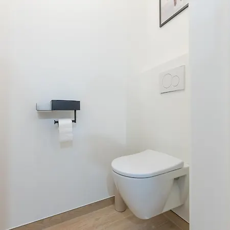 Stylish Home, Location, Cleaning Included
